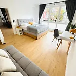 Apartment Niro I Design Apartment, Wellness, Infrarotkabine, Parkplatz, Tv Bensheim