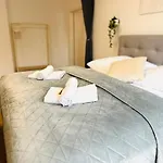 Apartment Niro I Design Apartment, Wellness, Infrarotkabine, Parkplatz, Tv *