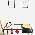 Niro I Design Apartment, Wellness, Infrarotkabine, Parkplatz, Tv * Bensheim